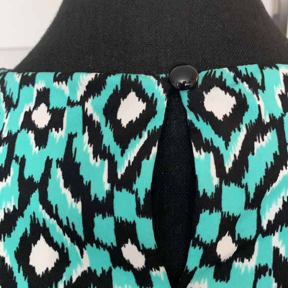 Sleeveless Dress with silver bead embellishment - Picture 4 of 5